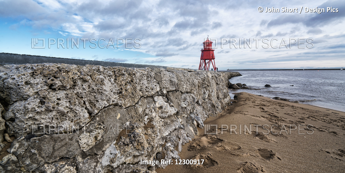 Herd Groyne Lighthouse; South Shields, Tyne And Wear, England