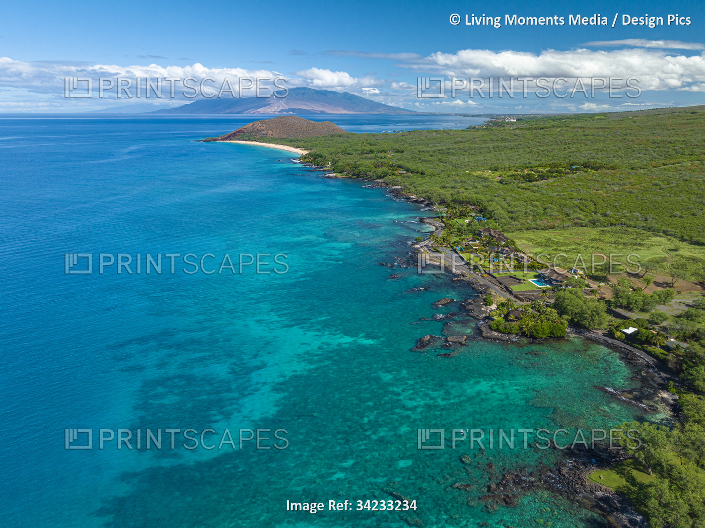 Vibrant colored ocean water along the coastline of Ahihi Bay on the island of ...