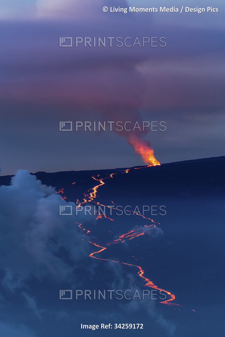 Spectacular view at twilight of the 2022 eruption and lava flow of Mauna Loa ...